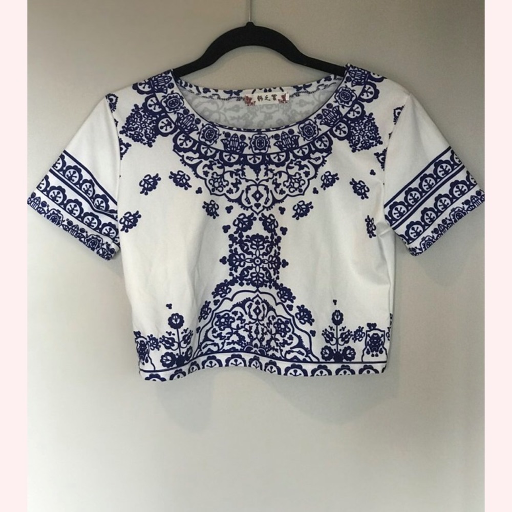 Crop top